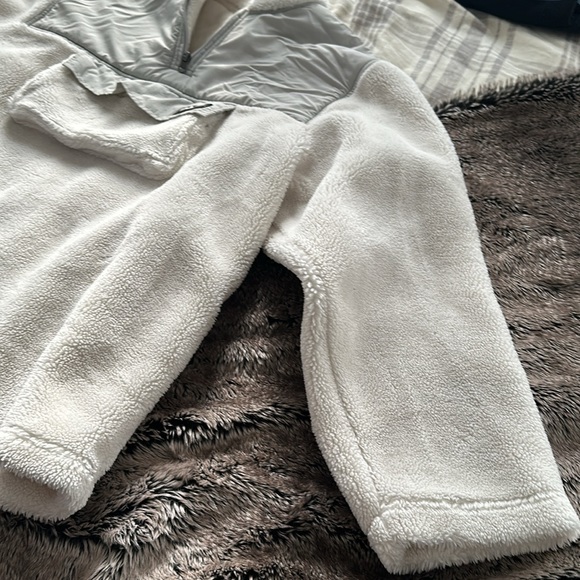 Sisters + Seekers Quarter Zip white and gray - Picture 3 of 5